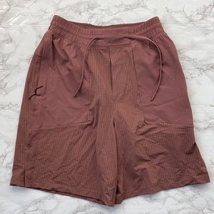 LULULEMON Men’s in The Key Short Lined Small